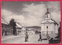 Albrechtice město-nám.ČS.armády s farním kostelem