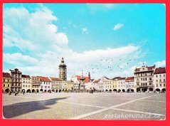 České Budějovice - Žižkovo náměstí-hejno holubů