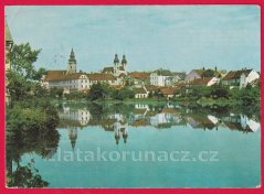 Telč - celkový pohled přes Ulický rybník