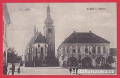 Velvary - kostel a radnice
