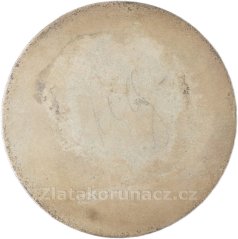 Běžec s cílovou páskou, J. K.