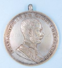 Medaile Za statečnost F. J. I. stříbrná medaile I. třída-bílý kov