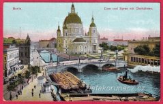 Berlín - Dom und Spree mit Obstkahnen