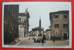 Urbino - obelisk