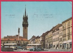 Znojmo-náměstí Míru s radnicí,autobusy