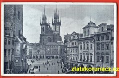 Praha - Týnský chrám, lidé, auta