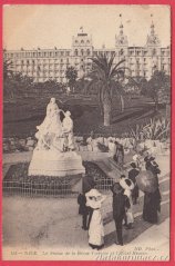 Nice - socha v zahradě hotelu Regina