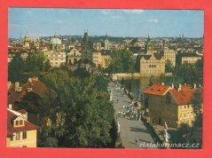 Praha - pohled na Karlův most a Staré město