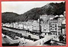 Karlovy Vary - domy, auta, lidé