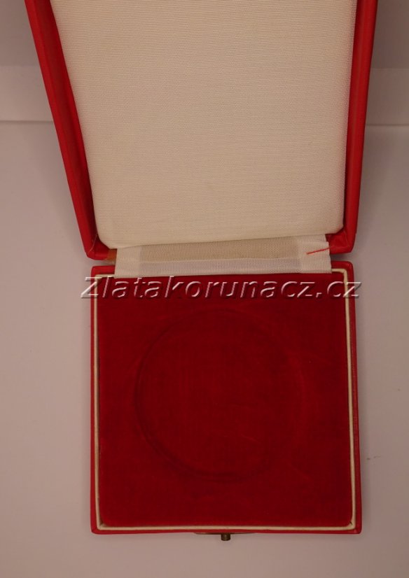 Krabička na medaili - červená ø 62 mm
