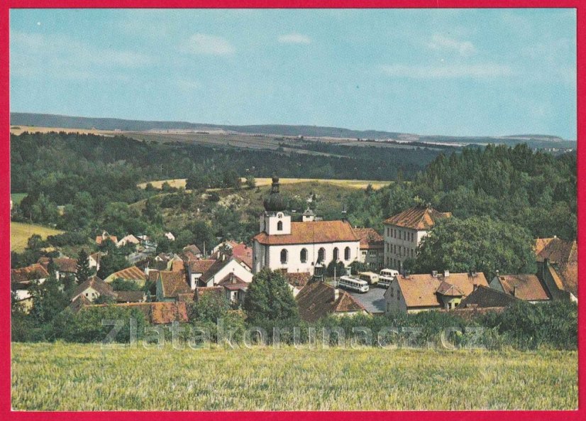 Nový Knín - pohled na kostel