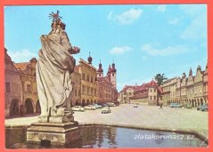 Telč-Náměstí míru s kašnou