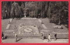 Poděbrady lázně - květinové hodiny (lidé)