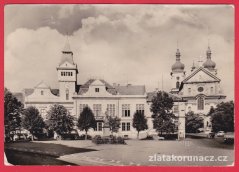 Brandýs nad Labem - náměstí Míru s radnicí
