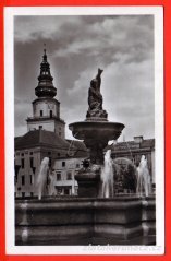 Kroměříž - kostel,kašna