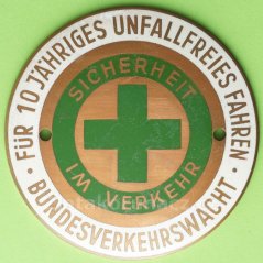 Německo - Auto smaltovaná plaketa - 10 let jízdy bez nehod - dopravní policie, číslováno