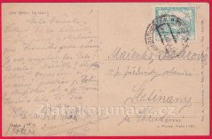 Dívky a chlapec v krojích