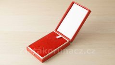Krabička na vyznamenání - červená