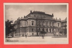 Praha - Parlament, lidé